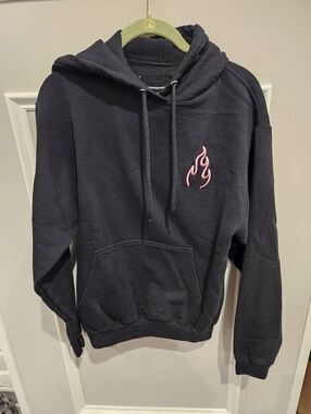 Black Sapnap streamer hoodie. Unisex size small.  Great condition. Pink Flame
